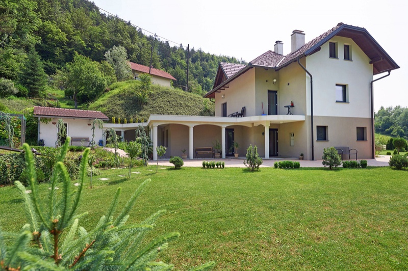 Modern house with beautiful view to the valley close to Ljubjana for sale